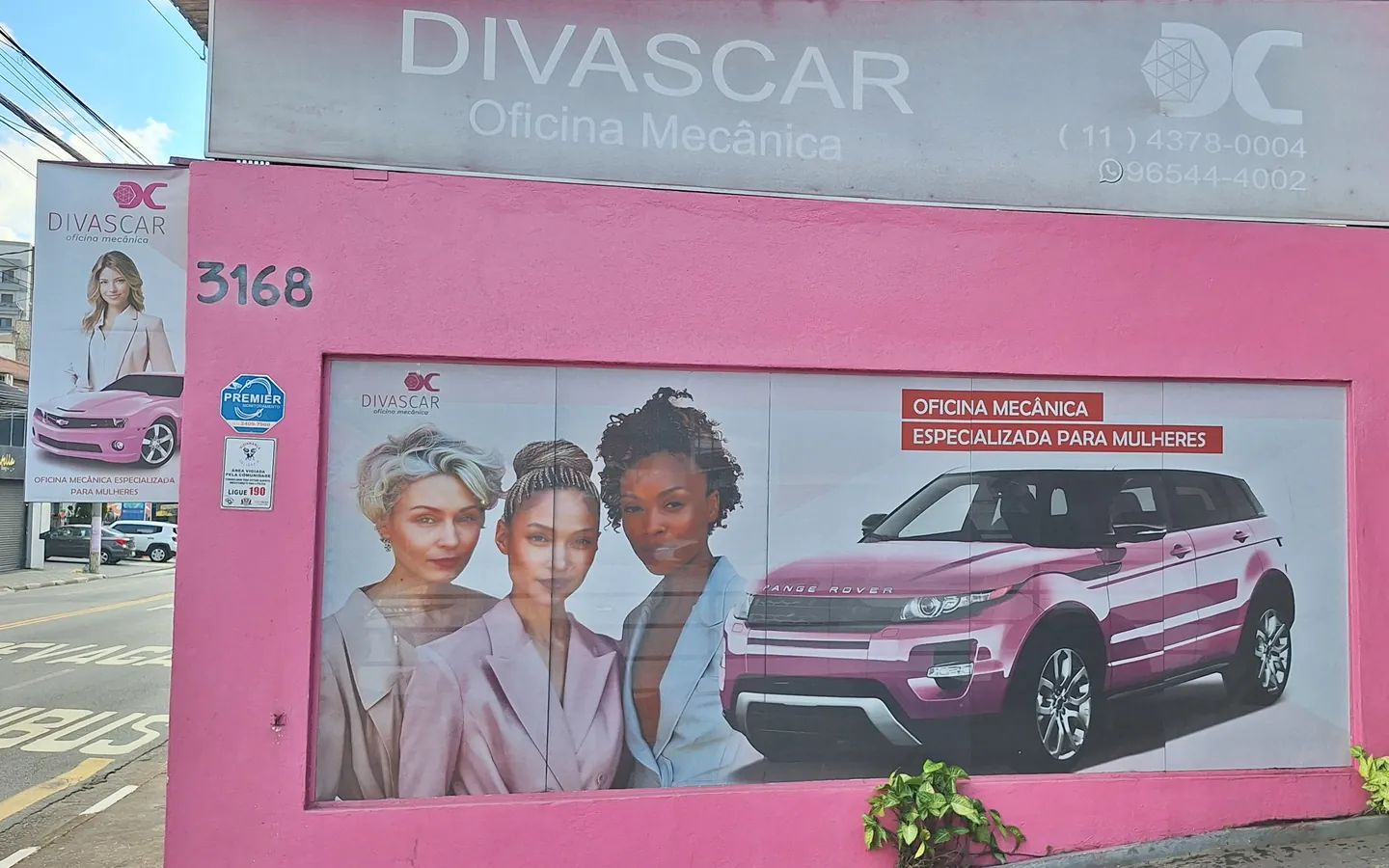 Fachada rosa da Divas Car na Av. Dr. Timóteo Penteado